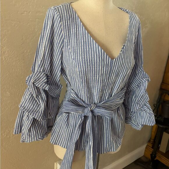 White House Black Market Seersucker Top with Tie Waist Sz 12 - Picture 3 of 14